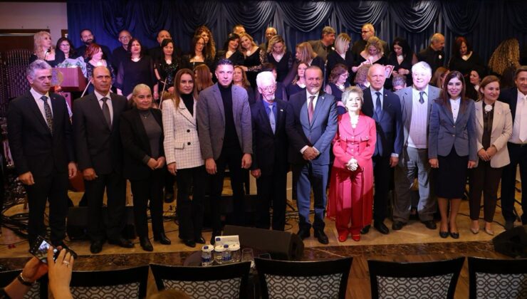 Töre, Türk müziğinde duayen olmuş sanatçıların onur gecesine katıldı
