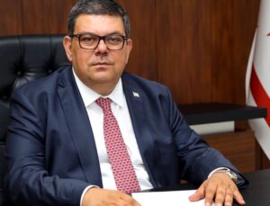 Maliye Bakanı Berova, babası vefat eden Türkiye Cumhuriyeti Ticaret Bakanı Ömer Bolat’a başsağlığı diledi
