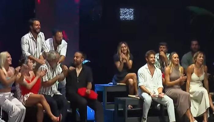 Birleşme partisinde renkli anlar… Survivor All Star’da şarkı yarışmasının kazananı belli oldu!