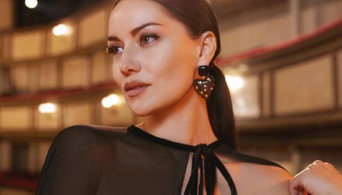 Fahriye Evcen’in pozları sosyal medyayı salladı! “Hoş geldin Yaz”