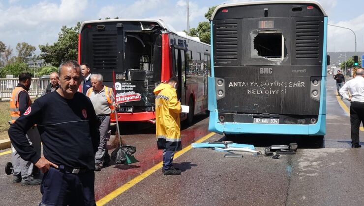 Antalya’da 7 aracın karıştığı kazada 8 kişi yaralandı