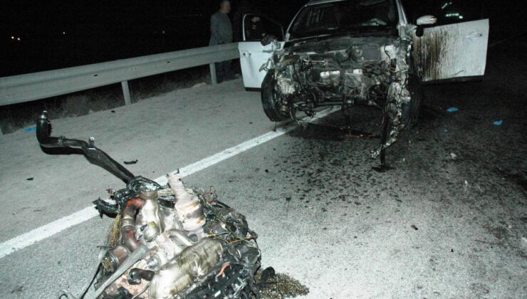 Konya’da bariyerlere çarpan otomobilin motoru yerinden fırladı: 5 yaralı