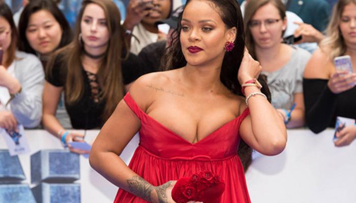 Rihanna “Dekoltelere özgürlük verdim” diyerek itiraf etti
