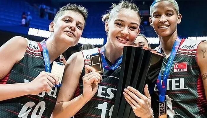 Zehra Güneş: Ebrar ve Vargas takım giydi! Tarzlarıyla sosyal medyayı salladılar
