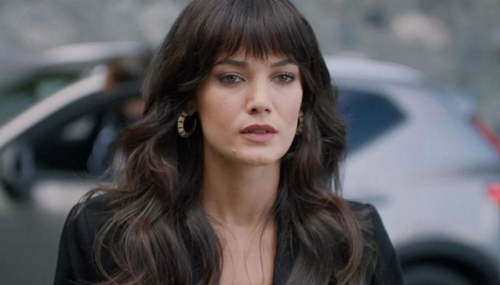 Her giydiği olay oldu! Yargı’nın yıldızı Pınar Deniz Cannes’a damga vurdu!