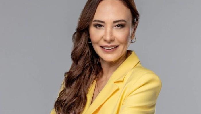 Ünlü oyuncu Ahu Sungur’dan manidar gönderme! “Yarı çıplak kendini…”