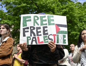 New York’ta üniversite öğrencileri ve aktivistler, Filistin’e destek gösterisi düzenledi