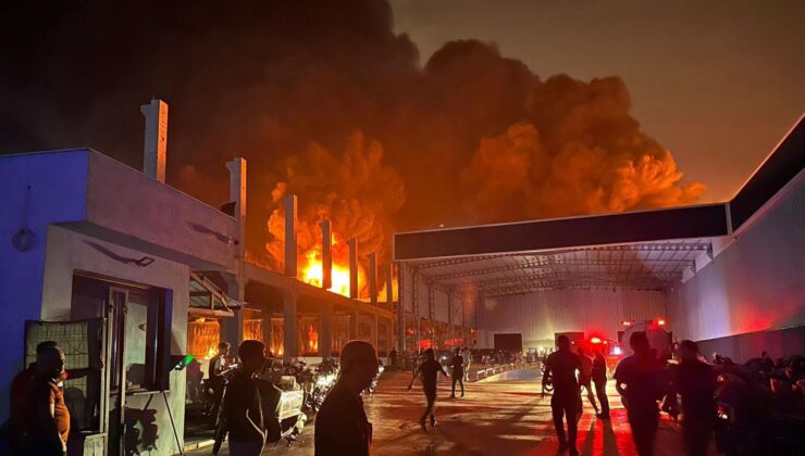 Adana’da motosiklet üretim tesisinde çıkan yangın kontrol altına alındı