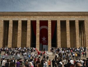 Anıtkabir 19 Mayıs’ta 220 bini aşkın ziyaretçiyi ağırladı