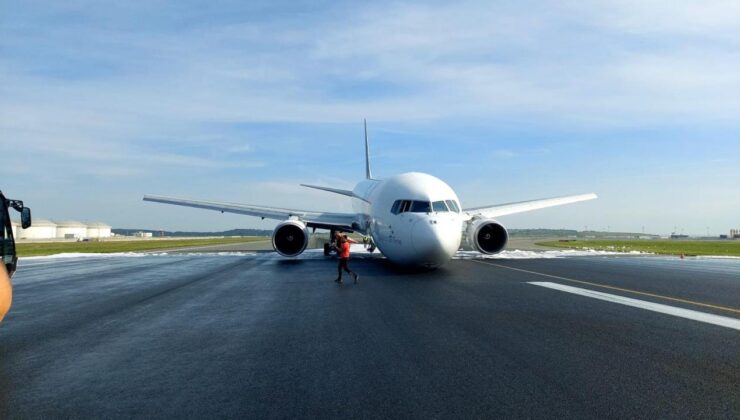 İstanbul Havalimanı’nda kargo uçağı gövde üzerine iniş yaptı