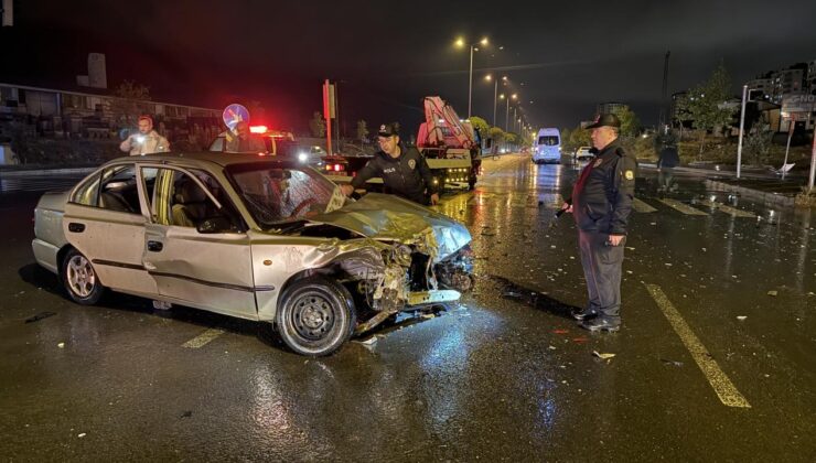 Kayseri’de minibüs ile otomobil çarpıştı: 11 yaralı