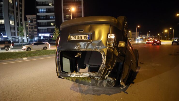 Sivas’ta kontrolden çıkan araç 70 metre sürüklendi: 6 yaralı