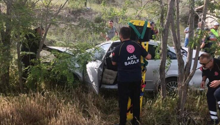 Şarampole devrilen otomobilin sürücüsü köy muhtarı öldü