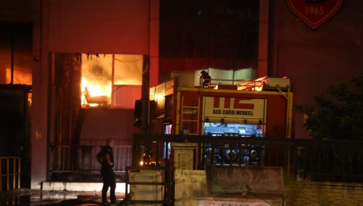 Samsun’da yatak fabrikasında yangın