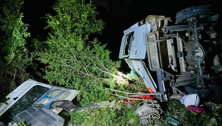 Siirt’te minibüs devrildi: 3 yaralı