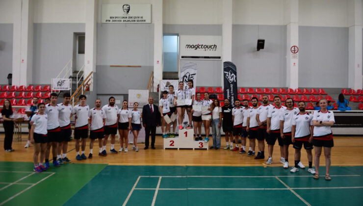 19 Mayıs Gençlik Haftası kapsamında badminton turnuvası düzenlendi