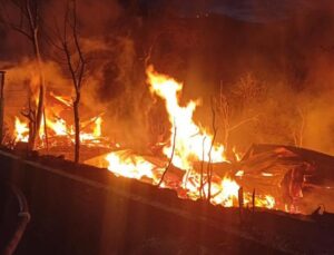 Kastamonu’da soba yangını: İki ev küle döndü