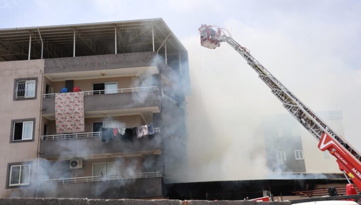Adana’da depoda çıkan yangın eve sıçradı: Mahsur kalan 4 kişi kurtarıldı
