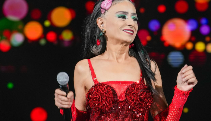 Antik Tiyatro’da konser verdi… Yıldız Tilbe mezarın üzerine çıkmak isteyince güvenlik uyardı! O anlar gündem oldu