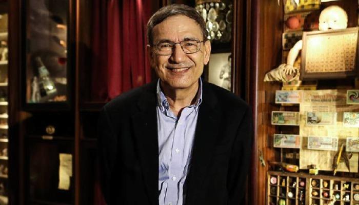 Orhan Pamuk, berbere elinde kitabıyla gelerek tıraş oldu! O halleri sosyal medyada çok konuşuldu