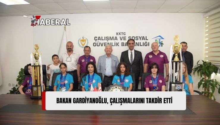 Çalışma ve Sosyal Güvenlik Bakanı Sadık Gardiyanoğlu, Taekwondo Federasyonu ve Milli Takım Sporcularıyla Eğitmenlerini Kabul Etti