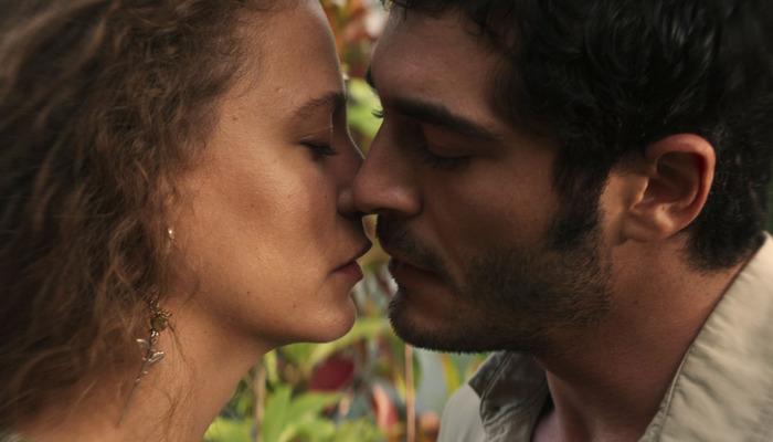 Serenay Sarıkaya ve Burak Deniz başrolde! Şahmaran 2. sezon kareleri sosyal medyayı salladı