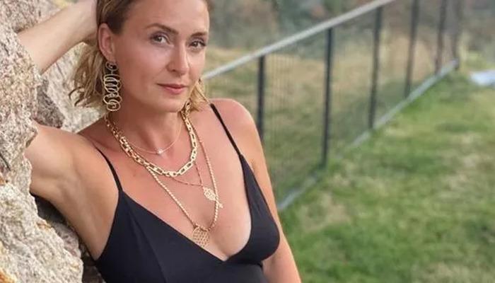 Ceyda Düvenci ve Güçlü Mete tatilde! Sevgilisi aşka geldi