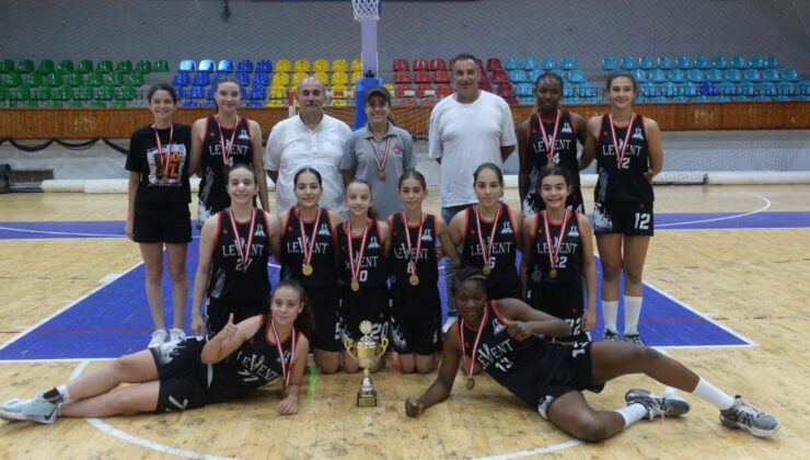 U16 Kadınlar’da Levent şampiyon