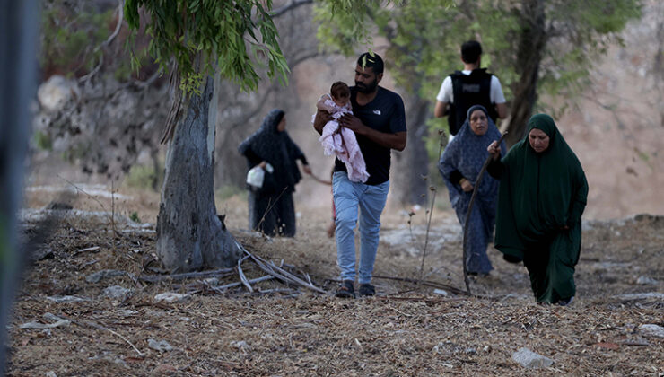 Batı Şeria’nın Cenin bölgesinde İsrail’in saldırıları sebebiyle Filistinli aileler yerinden ediliyor