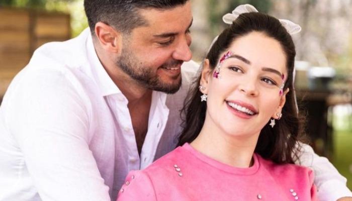 Berk Oktay kızı Mira Milena’yı ilk kez paylaştı! ‘Emziriyor sandım’