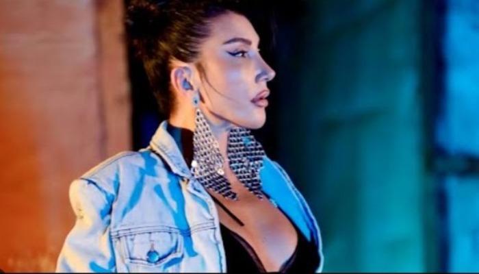 Hande Yener o yorumu görünce dayanamadı! ‘İran’a git!’ diyerek sert çıktı