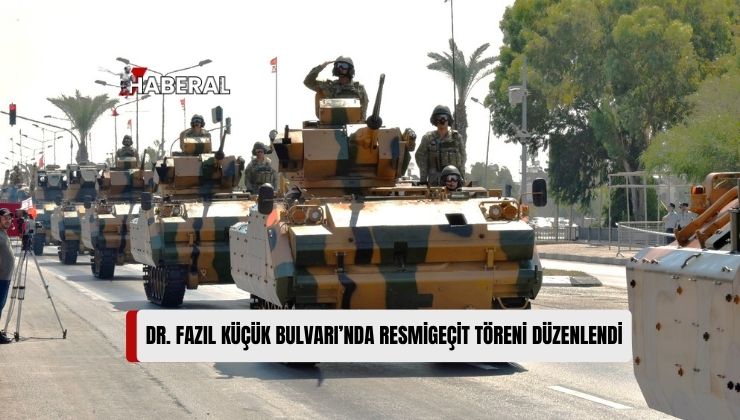 Lefkoşa Dr. Fazıl Küçük Bulvarı’nda 30 Ağustos Zafer Bayramı Resmigeçit Töreni