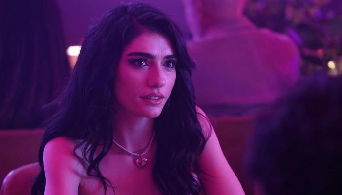 İnci Taneleri’nin Dilber’i Hazar Ergüçlü tatil pozlarını peş peşe paylaştı! Yorum yağdı: Dilber hala evsiz mi?