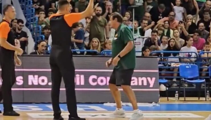 Panathinaikos taraftarlarından provokatif pankart