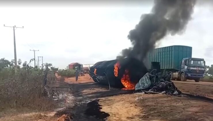 Nijerya’da yakıt tankerinin yolcu taşıyan kamyonla çarpıştığı kazada 48 kişi öldü