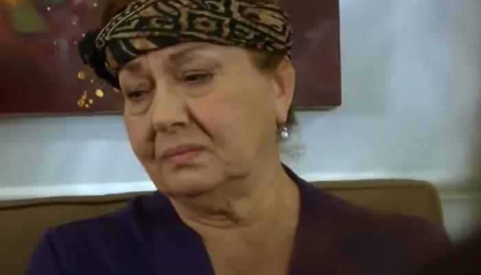 ‘Aman ağzımızın tadı kaçmasın’ repliği ile hafızalara kazındı! Yaprak Dökümü’nün Hayriye’si Güven Hokna incecik kaldı! ‘Gençleşmişsin’ yorumları yağdı