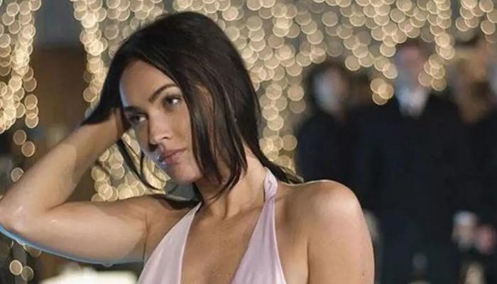 Değişimiyle ve pozlarıyla konuşuluyordu! Megan Fox hamile olduğunu duyurdu