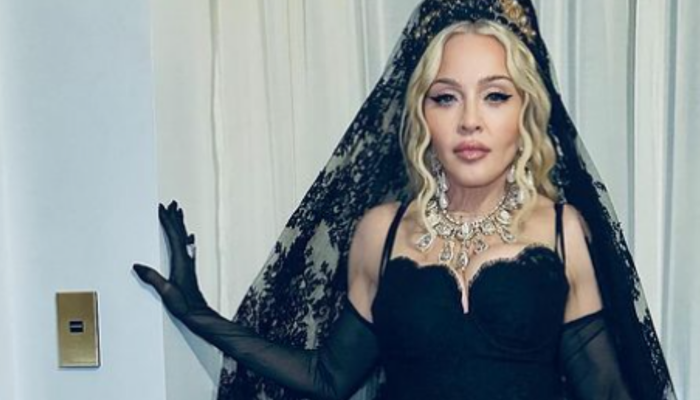 38 yaş küçük biriyle aşk yaşıyordu! Madonna’da yeni hamle geldi! ‘Tüm erkeklerle olduğu gibi…’