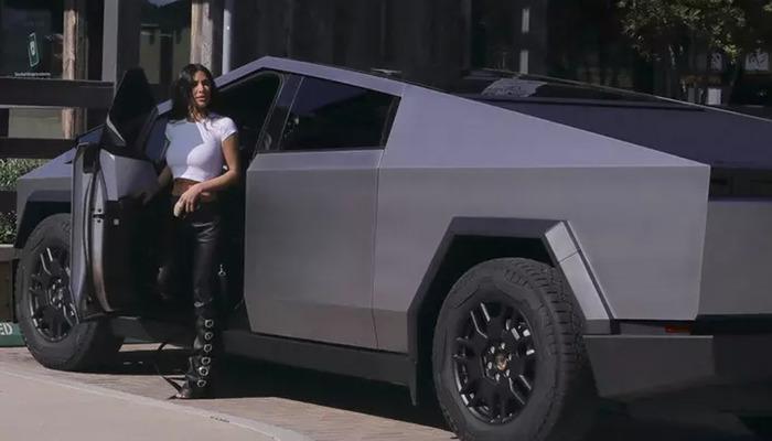 Kim Kardashian Tesla Cybertruck ile kural ihlali yaptı! Arabadaki o detay polisin gözünden kaçmadı