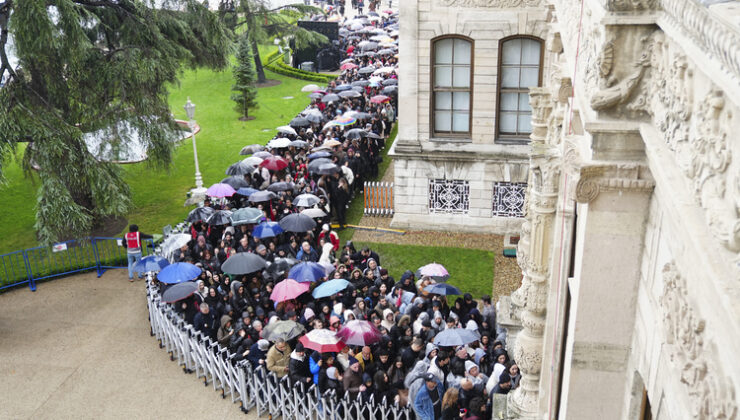 Büyük Önder Atatürk, Dolmabahçe Sarayı’ndaki odasında törenle anıldı