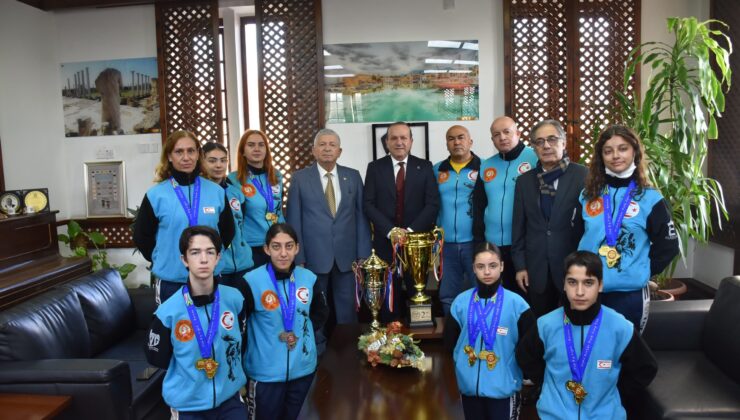 Ataoğlu, KKTC Taekwondo Milli Takımı’nı kabul etti