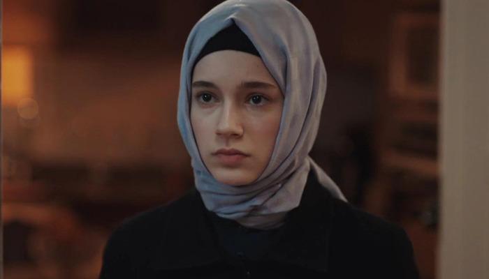 Kızıl Goncalar’ın Zeynep’i Mina Demirtaş O Ses Türkiye tarzıyla adından söz ettirdi