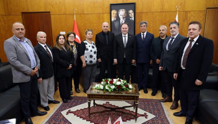 Meclis Başkanı Öztürkler Şehit Aileleri ve Malül Gaziler Derneğini kabul etti