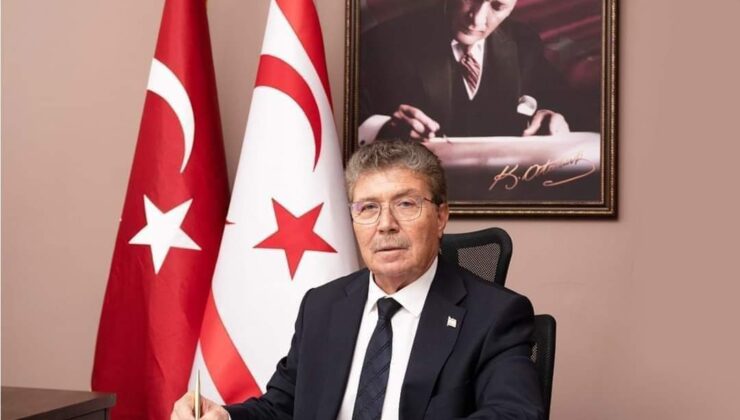 Başbakan Üstel, Denktaş’ın vefatının 13. yıl dönümü nedeniyle mesaj yayımladı