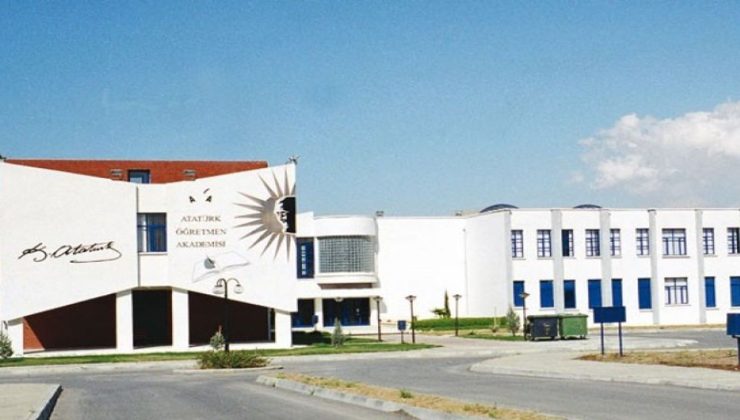Atatürk Öğretmen Akademisi Yazılı Giriş Sınavı yapılıyor