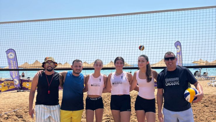 Mehmetçik Üzüm Festivali Amatör Plaj Voleybol Turnuvası başladı