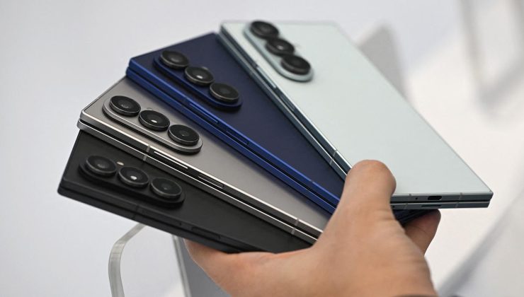 Londra’da 12 bin akıllı telefonu taşıyan tır çalındı