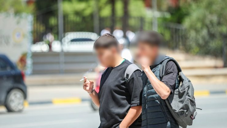 “Gözümüzün önünde gelecek yanıyor”