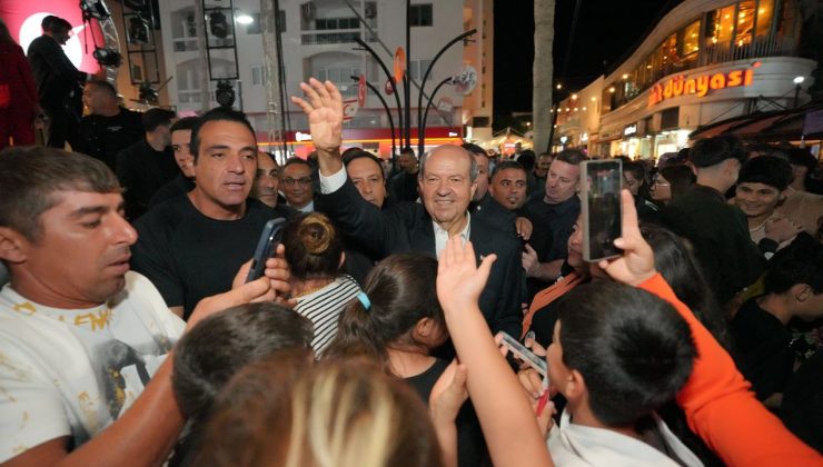 Tatar’dan Demet Akalın’lı miting