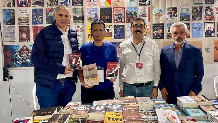 Gazeteci – yazar Karaman, Kocaeli Kitap Fuarı’nda okurlarla buluştu